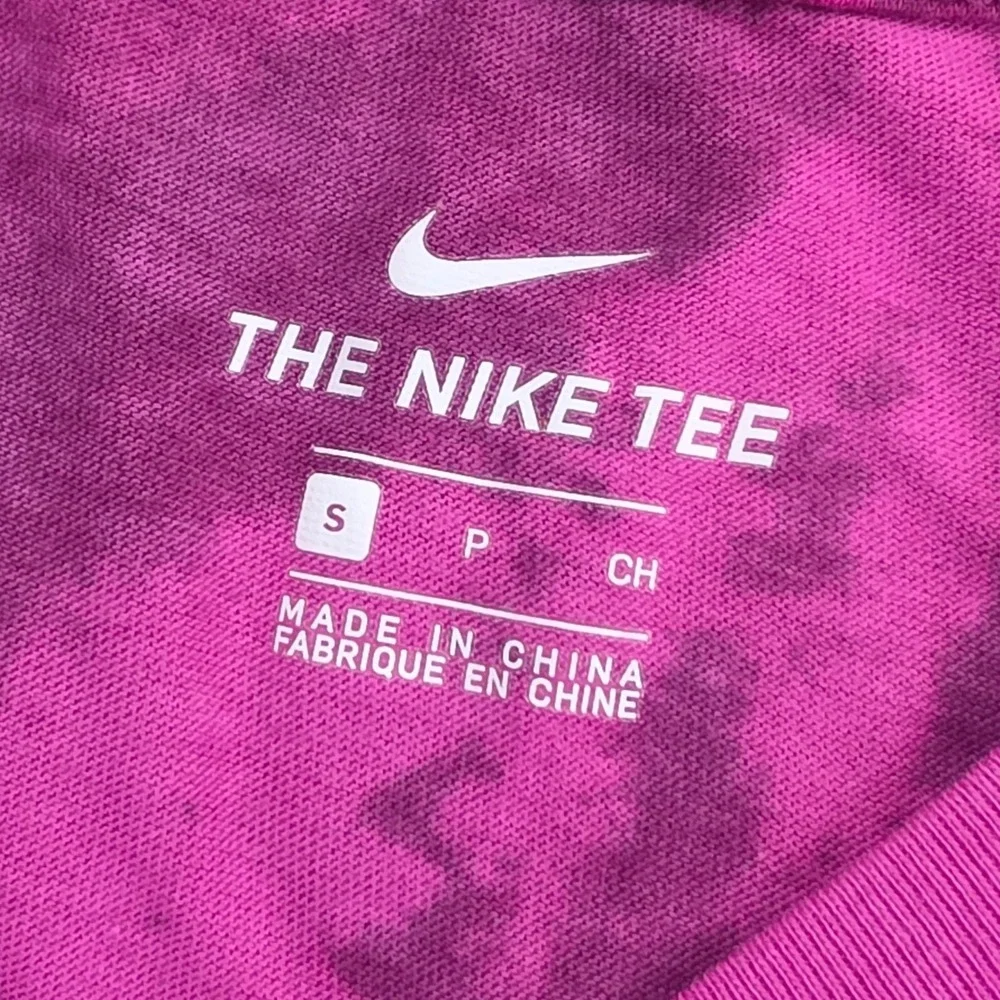 Nike Muscle Tank Top Womens Small Pink Tie Dye Futura Logo BV8238-623 Sportswear
